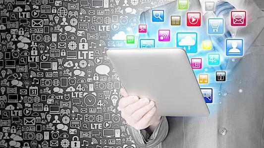 互聯網背景下新聞工作轉型(互聯網對新聞業產生了怎樣的變革)