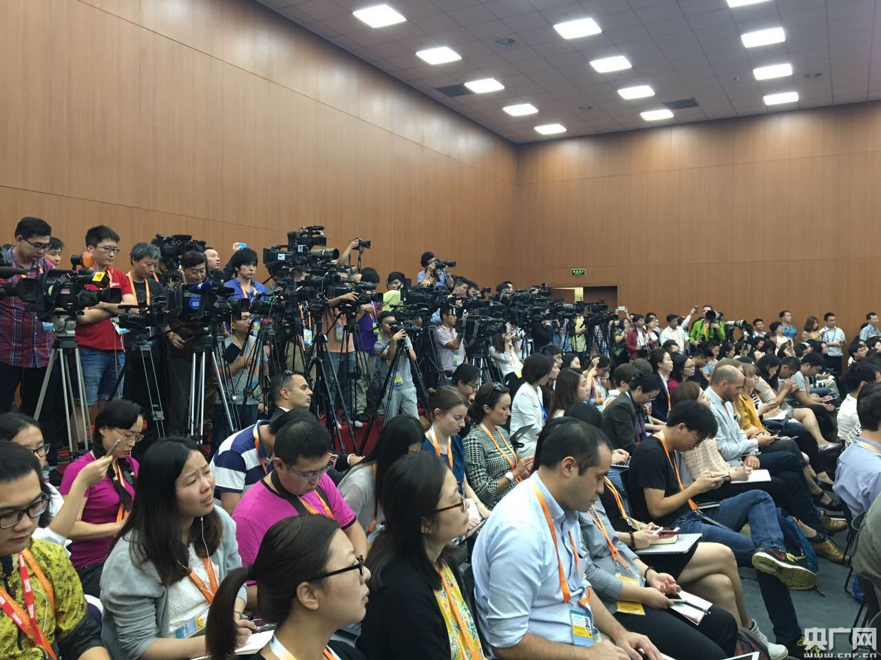 互聯網峰會新聞發布會(2021互聯網峰會主題)