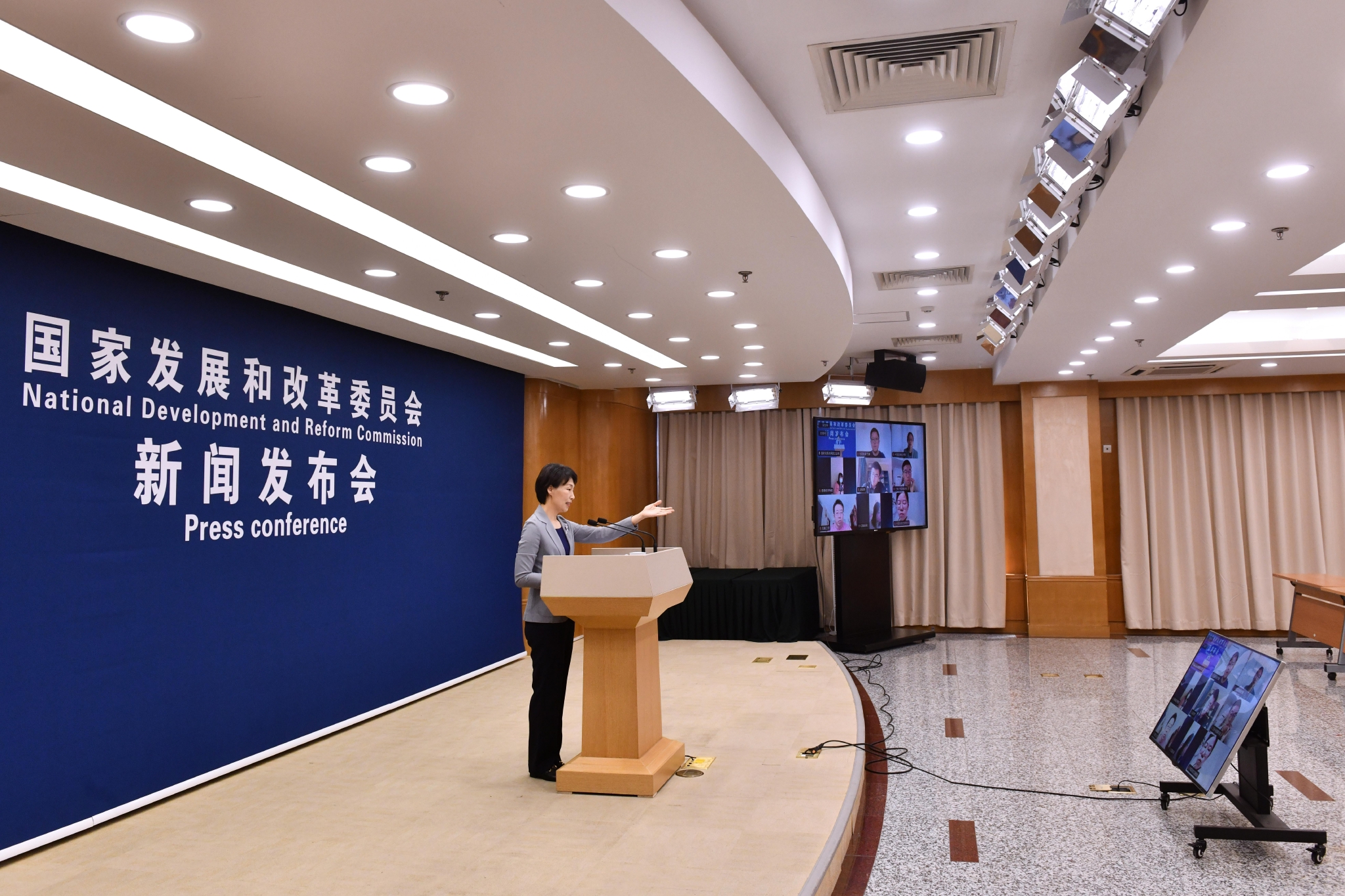 互聯(lián)網(wǎng)傳媒新聞發(fā)布會主題(互聯(lián)網(wǎng)傳媒新聞發(fā)布會主題是什么)